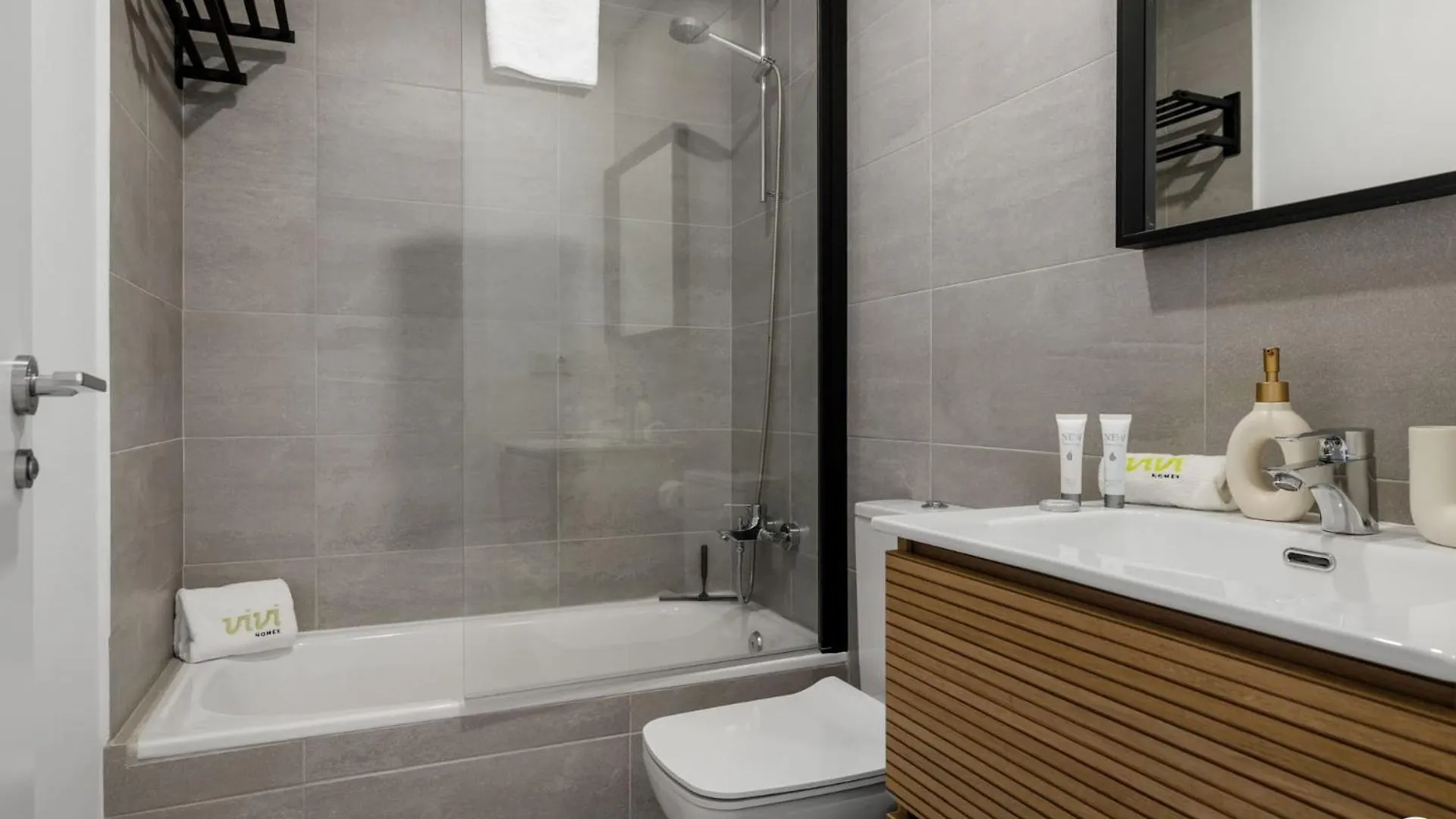 Vivi Homes - Santangelo Pool, Terrace & Sea View Benalmádena
