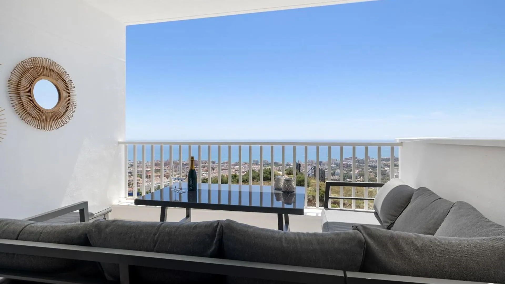 Vivi Homes - Santangelo Pool, Terrace & Sea View Benalmádena Apartament