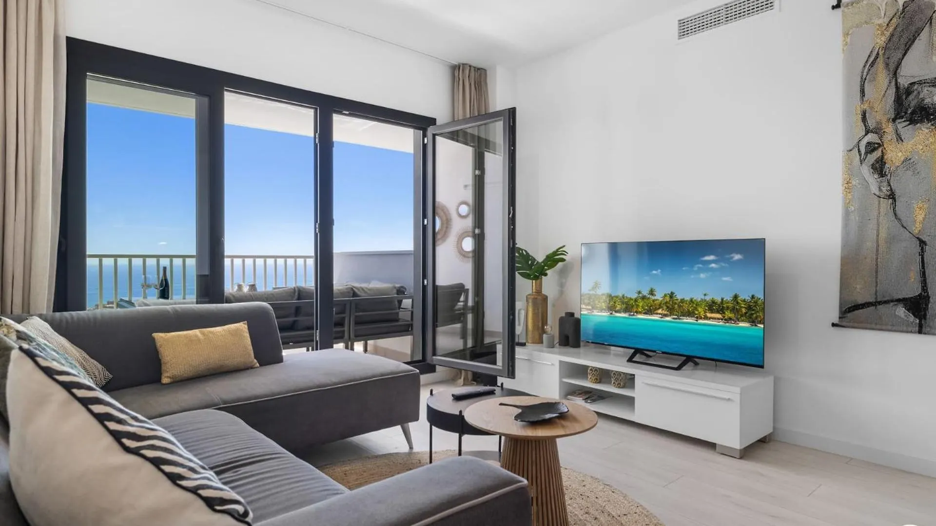 Apartament Vivi Homes - Santangelo Pool, Terrace & Sea View Benalmádena