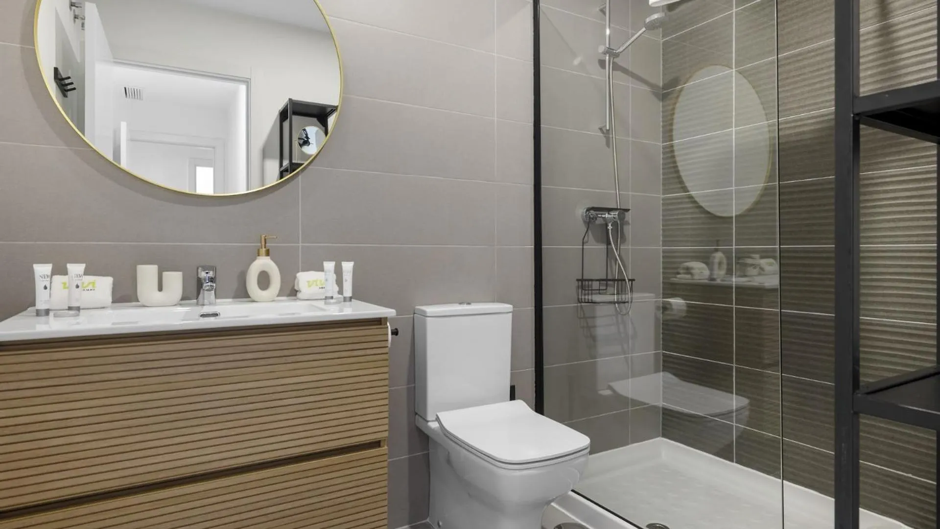 Vivi Homes - Santangelo Pool, Terrace & Sea View Benalmádena Apartament